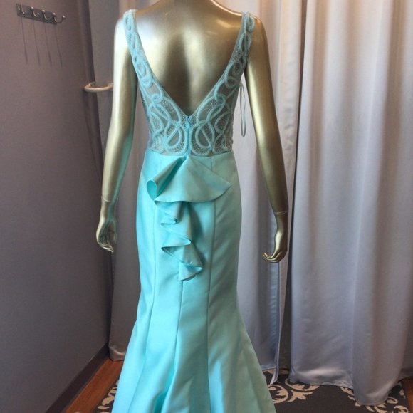 Size 6 mint satin mermaid prom/formal/ball gown - Picture 2 of 2